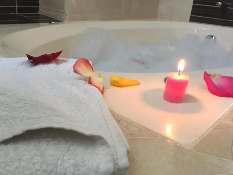 Bañera de Hidromasaje Suites El Parque Los Olivos