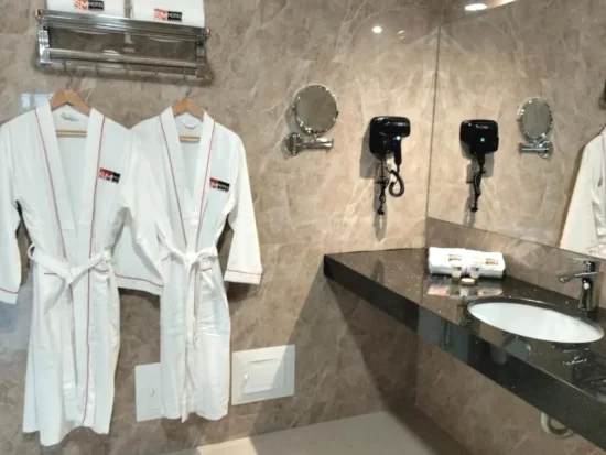 Baño de la Suite SM HOTEL Plus San Miguel Lima