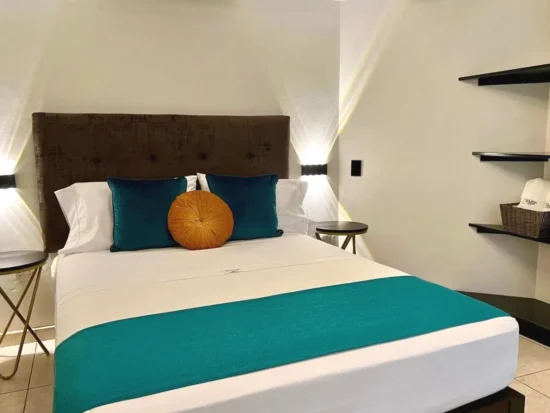 Cama matrimonial Hotel Limamar San Martín de Porres