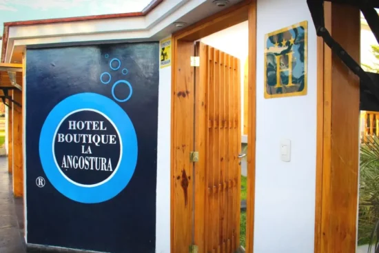 Entradad del Hotel Boutique La Angostura Ica