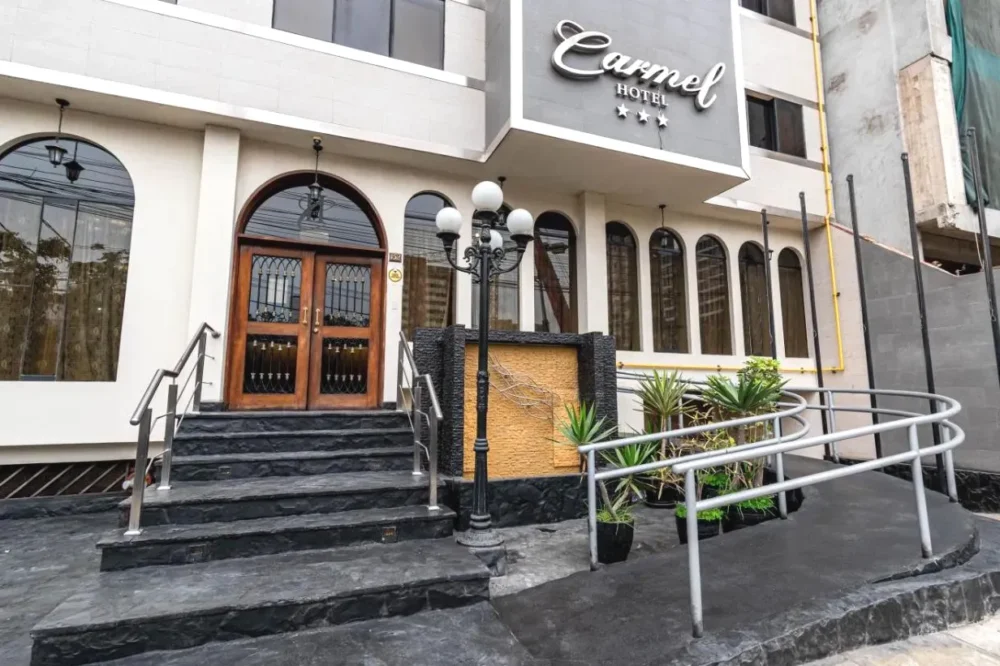 Exterior del Hotel Carmel Miraflores Lima