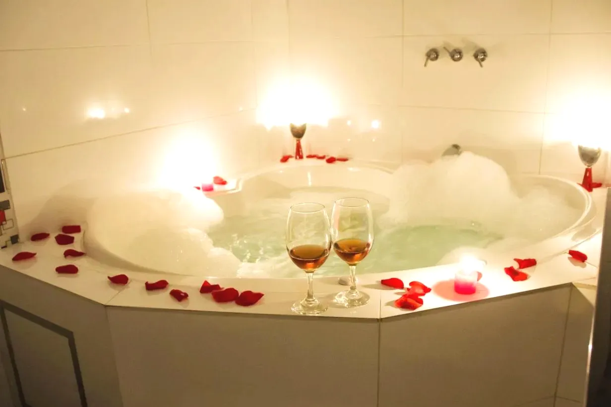 Gran Hotel Ica con Jacuzzi romántico en la habitación Gran Hotel Ica con Jacuzzi romántico en la habitación