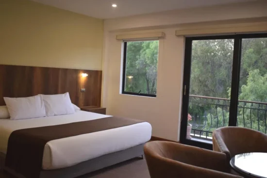 Habitación con balcón y vistas Hotel Villa del Carmen Arequipa