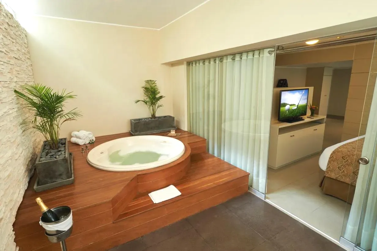 Increíble jacuzzi para parejas Sol de Oro Hotel & Suites Miraflores Increíble jacuzzi para parejas Sol de Oro Hotel & Suites Miraflores