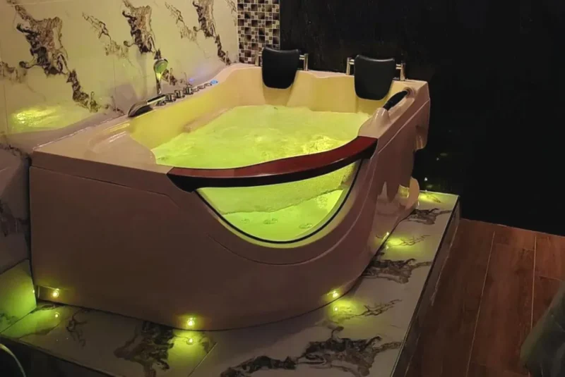 Jacuzzi con luces led Hostal Soffi Chorrillos Lima
