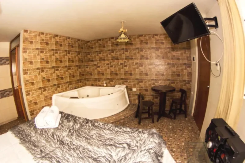 Jacuzzi de la Habitación Doble Sillary Hostal Boutique Arequipa
