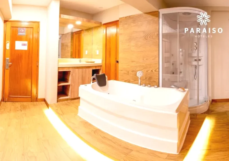 Jacuzzi en la Habitación Hoteles Paraiso Trujillo