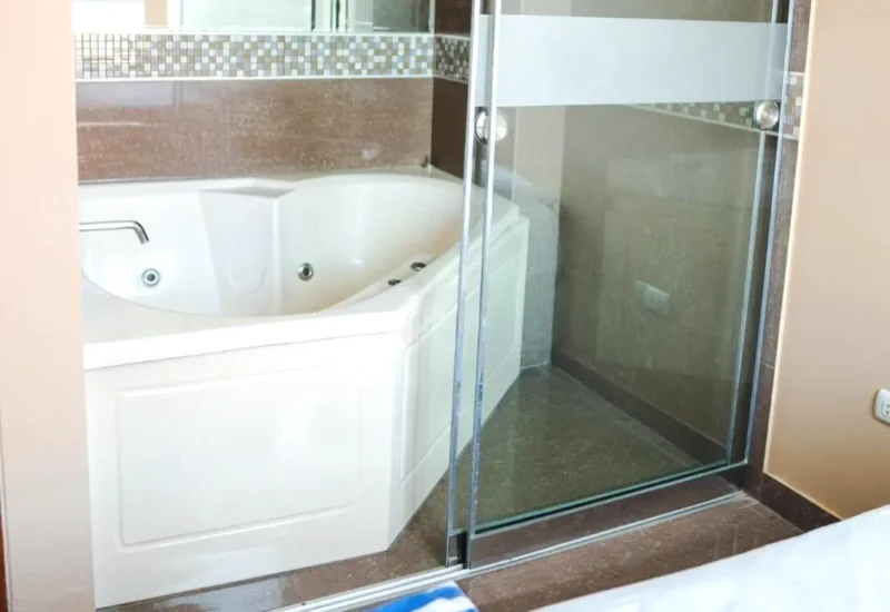 Jacuzzi en la Habitación TruGarden Hotel Trujillo