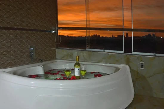 Jacuzzi romántico con Vistas al Atardecer Terramística Arequipa Monasterio