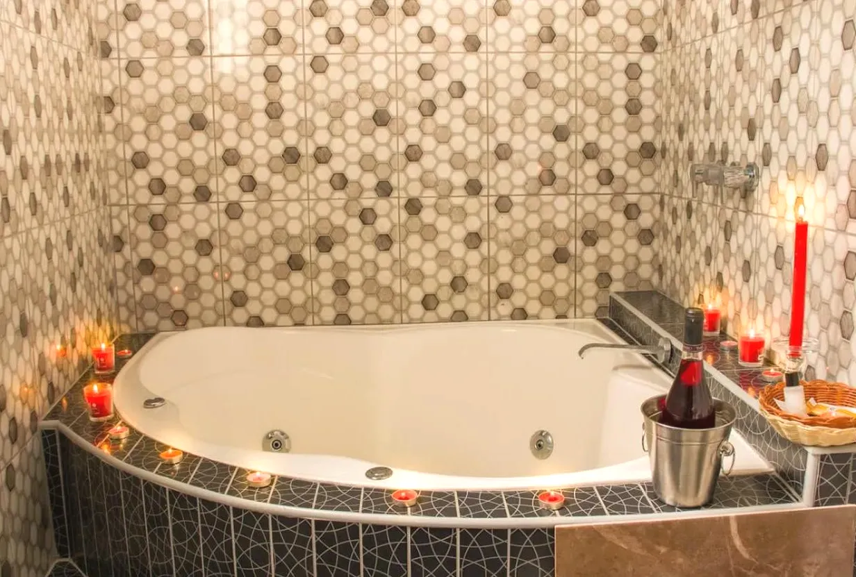 Jacuzzi Romántico Serk'ana Suite Hostal Arequipa Jacuzzi Romántico Serk'ana Suite Hostal Arequipa