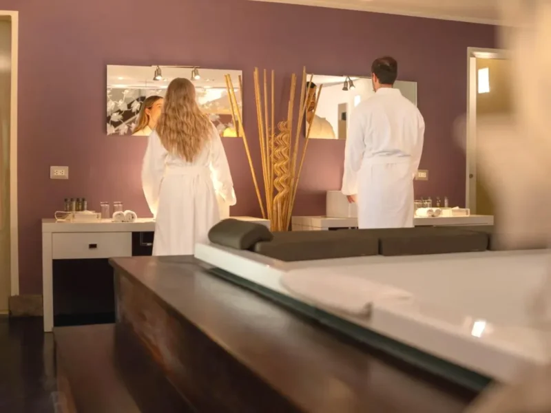 Pareja delante del Jacuzzi Casa Cartagena Boutique Hotel & Spa Cusco