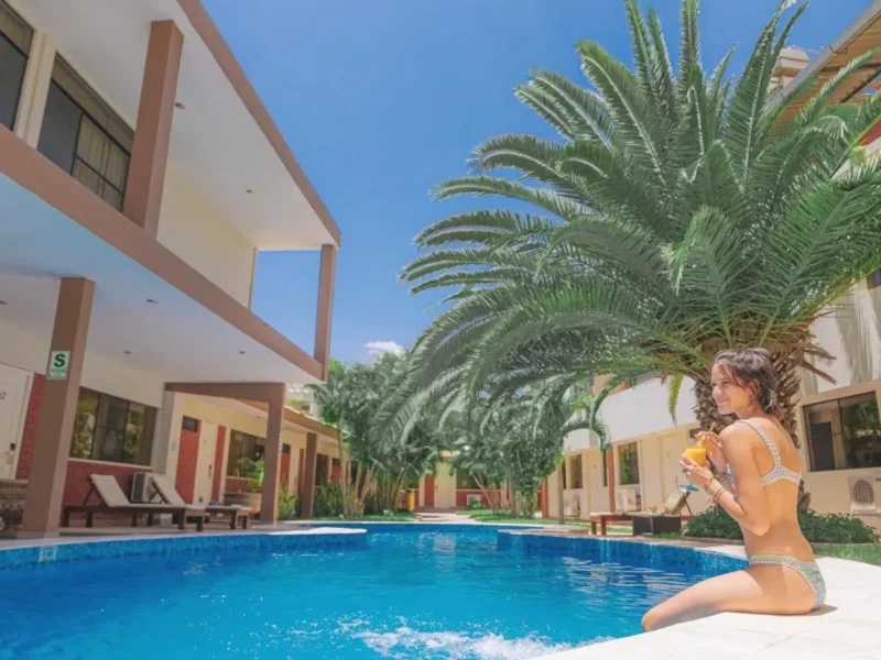 Piscina tropical Hotel El Angolo Piura