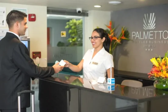 Recepción de lujo en el Palmetto Hotel Business San Borja Lima