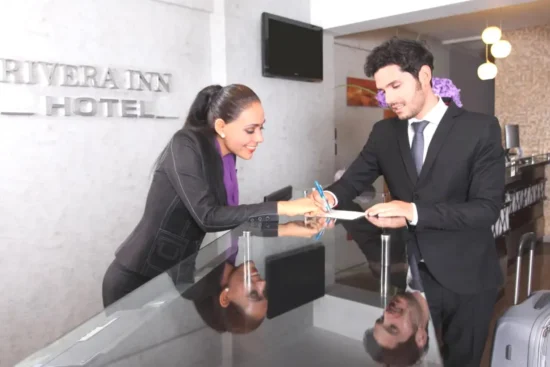 Recepción del Hotel Rivera Inn Lince Lima
