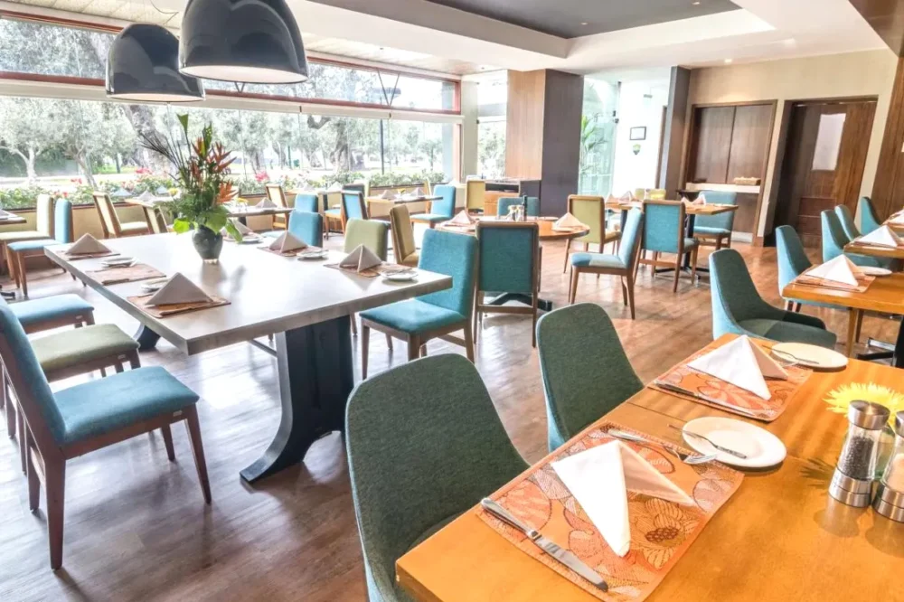 Restaurante del Sonesta Hotel El Olivar San Isidro Lima
