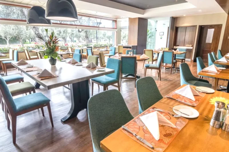 Restaurante del Sonesta Hotel El Olivar San Isidro Lima
