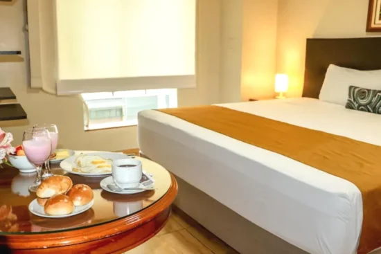 Servicio de comida en la habitación Epiqus Hotel Miraflores
