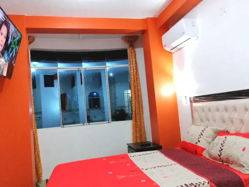 Suite con TV y ventana Hospedaje Central Piura