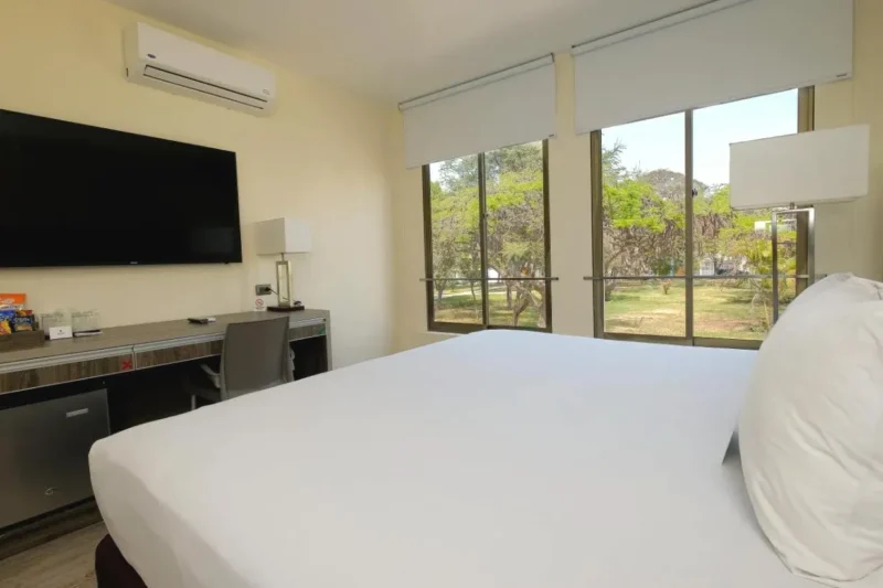 Suite con Vistas al Jardín Rado Hotel Quintanas Trujillo
