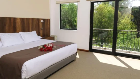 Suite Superior Hotel Villa del Carmen Arequipa con vistas al jardín