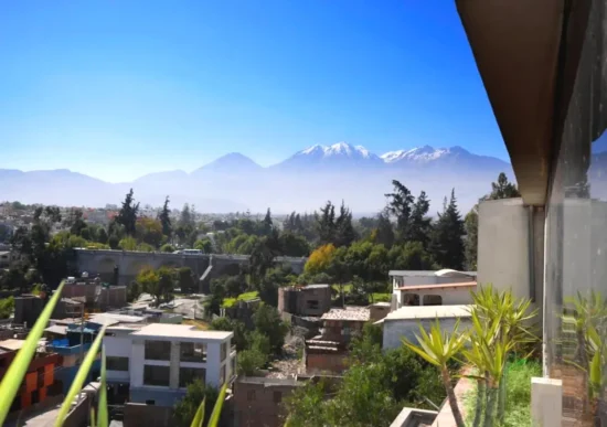 Vistas a las montañas desde el qp Hotels Arequipa