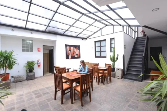 Zona para estar tranquilo dentro del Yabar Hotel Plaza Cusco